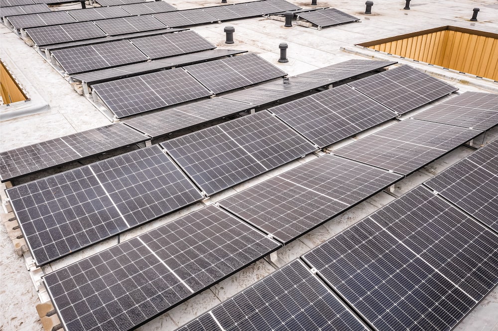 Paul Energie - Referenzbild des Kunden Elithera Gesundheitszentrum Rhauderfehn - Photovoltaikanlagen auf dem Dach